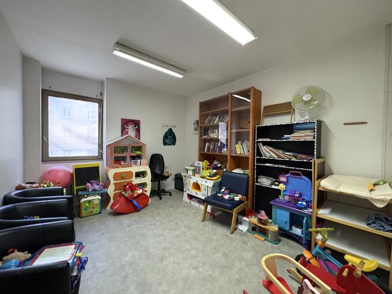 Local commercial - 470 m² - 15 pièces