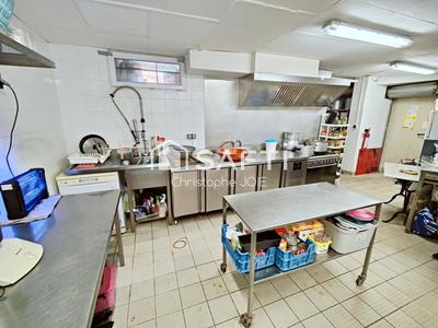 Local commercial - 95 m² - 6 pièces