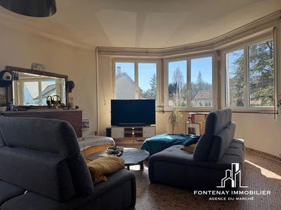 Maison - 242 m² - 10 pièces