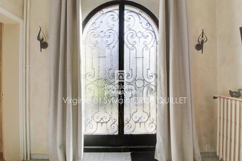 Maison - 215 m² - 8 pièces