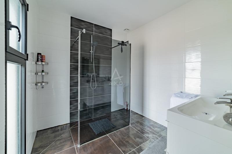 Maison contemporaine - 290 m² - 5 pièces