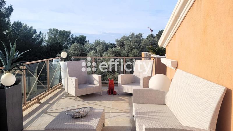 Appartement - 200 m² - 7 pièces