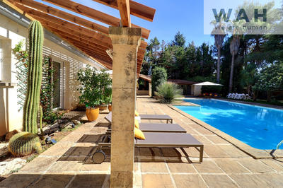 Villa - 283 m² - 8 pièces