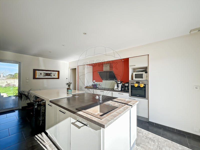 Maison - 190 m² - 8 pièces