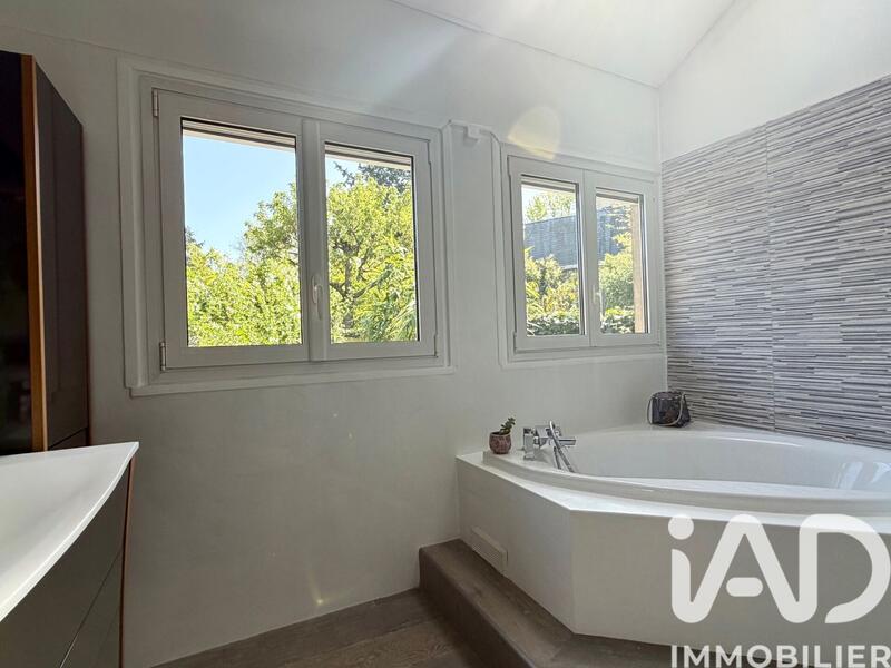 Maison - 115 m² - 5 pièces