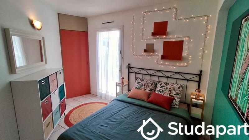 Chambre - 10 m² - 1 pièce