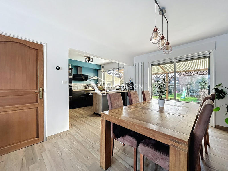 Maison - 92 m² - 5 pièces