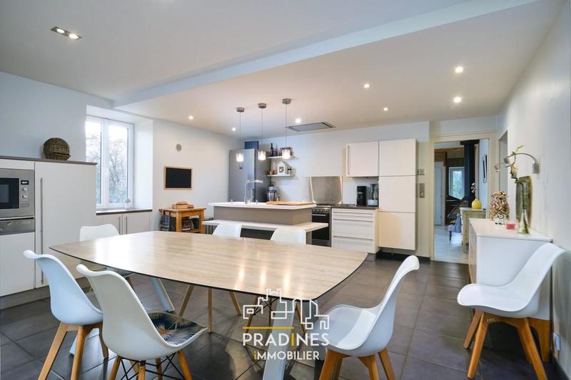 Maison ancienne - 308 m² - 10 pièces