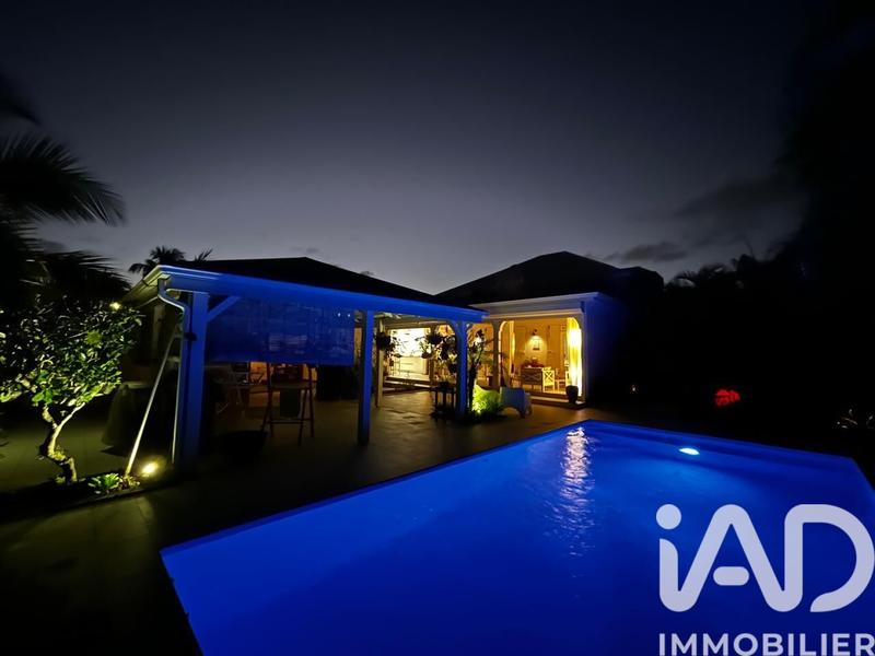 Maison - 230 m² - 6 pièces