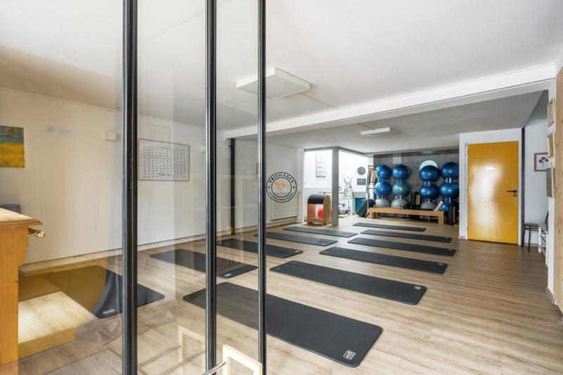 Maison - 252 m² - 9 pièces