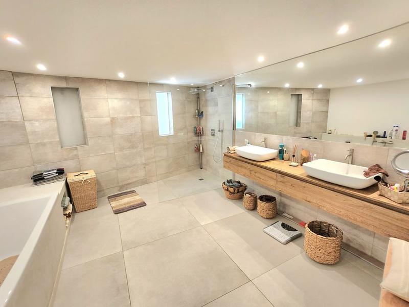 Loft - 118 m² - 4 pièces