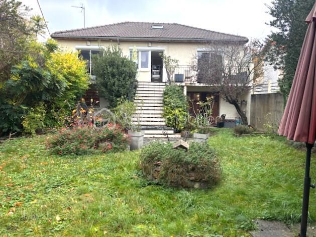 Maison - 114 m² - 6 pièces