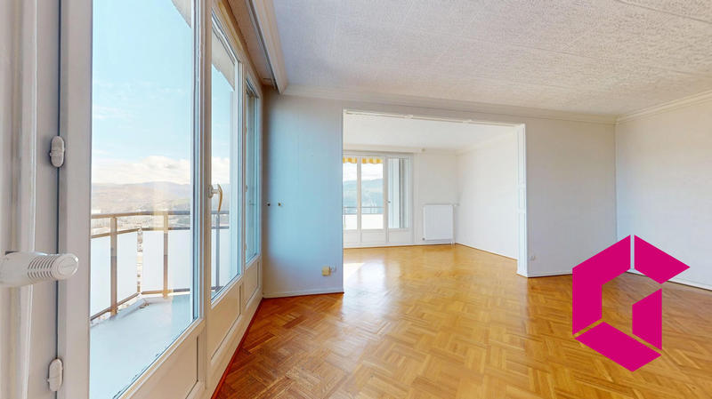 Appartement - 92 m² - 5 pièces