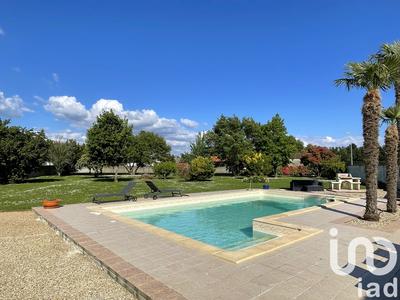 Maison - 219 m² - 8 pièces