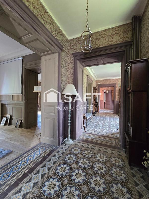 Château - 670 m² - 16 pièces