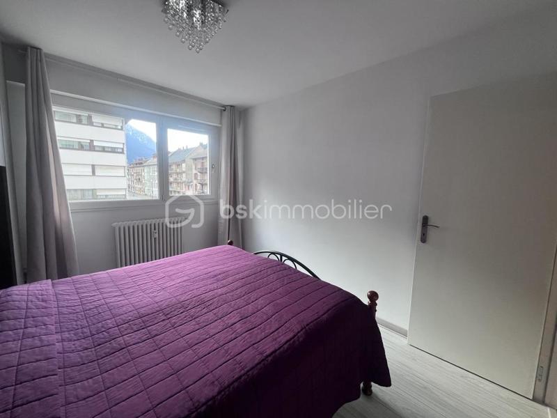 Appartement - 80 m² - 4 pièces