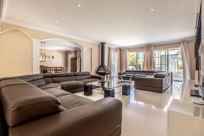 Maison contemporaine - 733 m² - 15 pièces