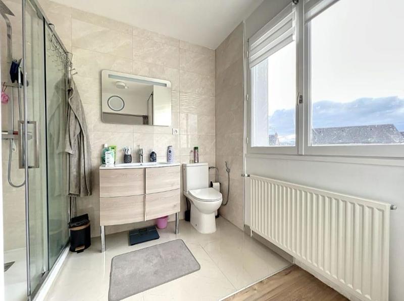 Maison - 80 m² - 5 pièces