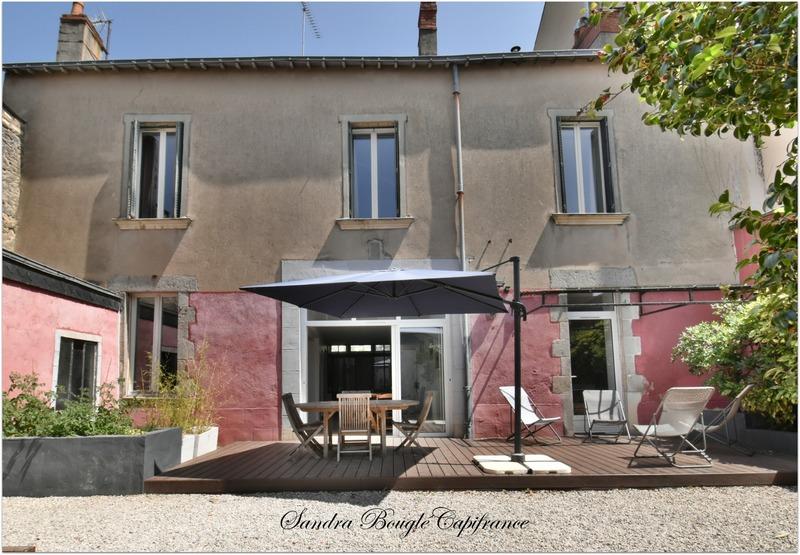 Maison de ville - 227 m² - 10 pièces