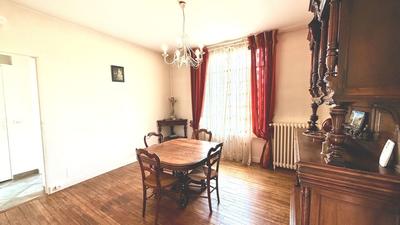 Maison - 90 m² - 5 pièces