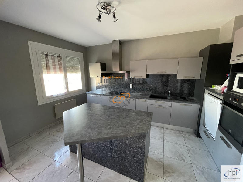 Appartement - 90 m² - 4 pièces