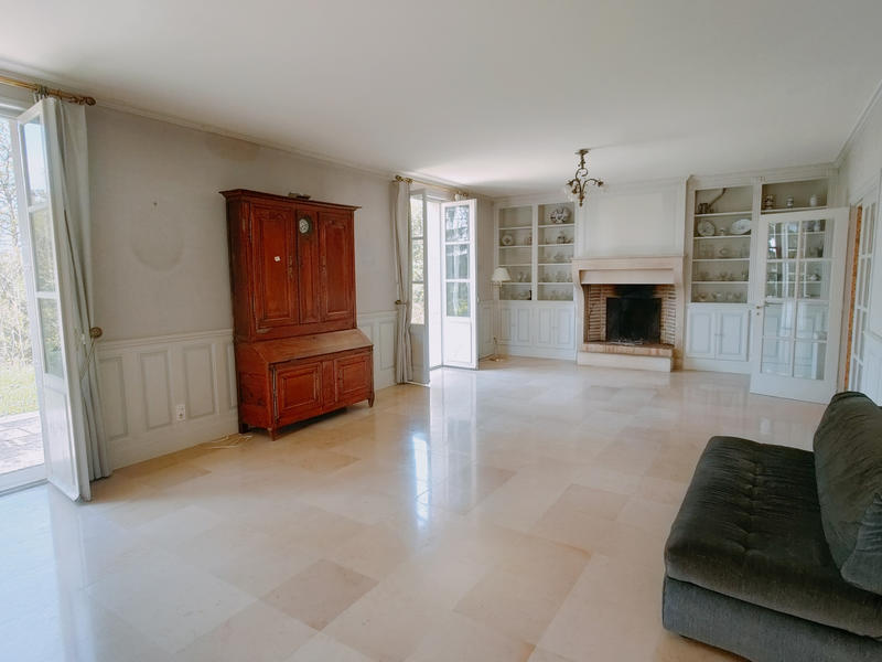 Maison - 279 m² - 8 pièces