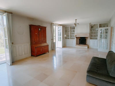 Maison - 279 m² - 8 pièces