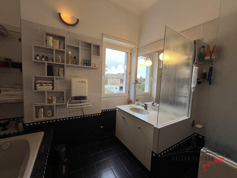 Mas - 250 m² - 8 pièces