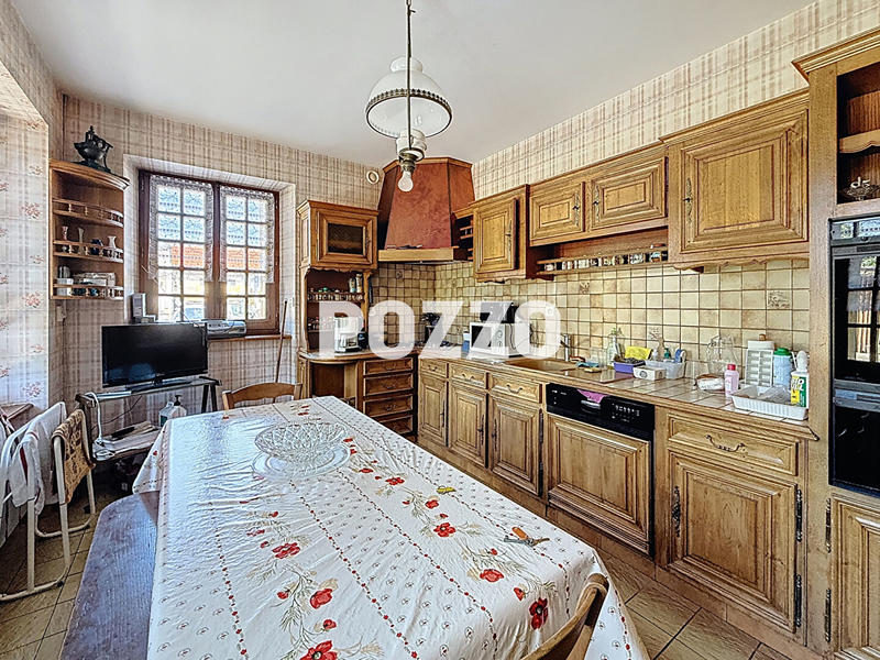 Maison - 200 m² - 7 pièces