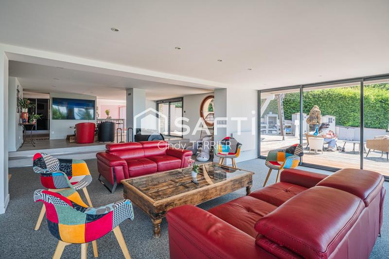 Maison - 277 m² - 7 pièces