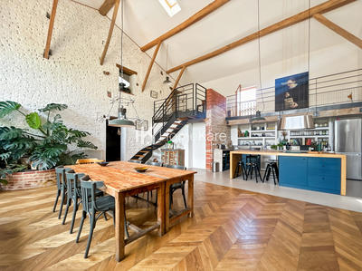 Maison - 435 m² - 10 pièces