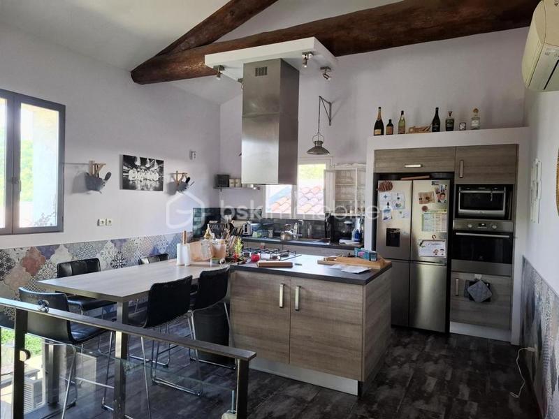 Maison - 140 m² - 4 pièces