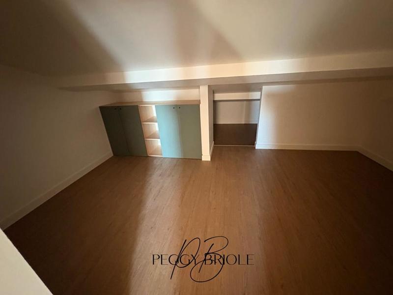 Appartement - 98 m² - 5 pièces