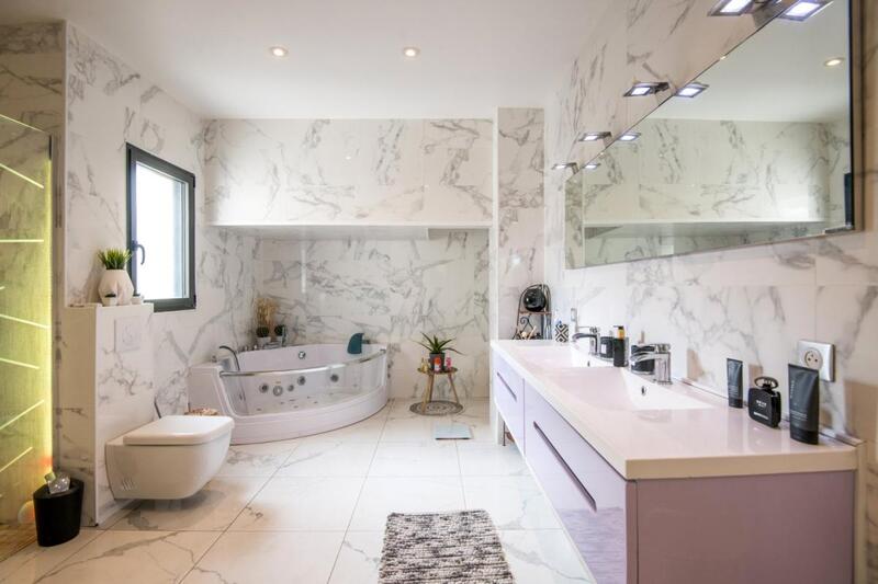 Demeure - 224 m² - 5 pièces