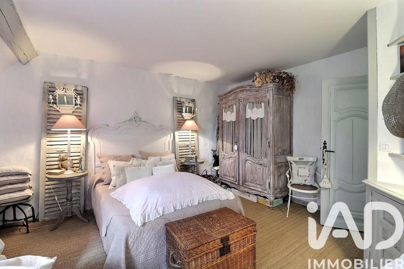 Maison - 460 m² - 19 pièces