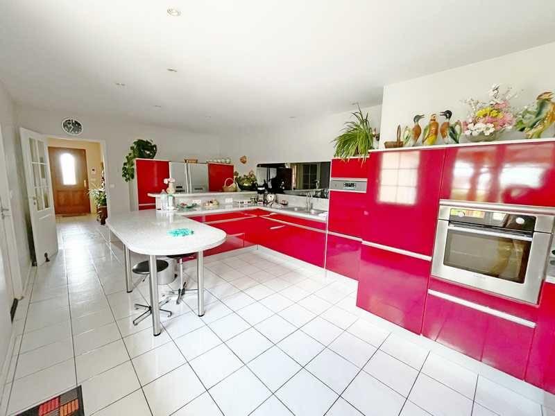 Maison - 232 m² - 9 pièces