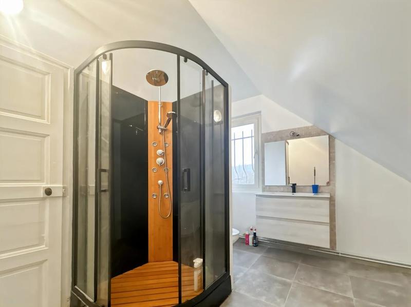 Maison - 263 m² - 8 pièces