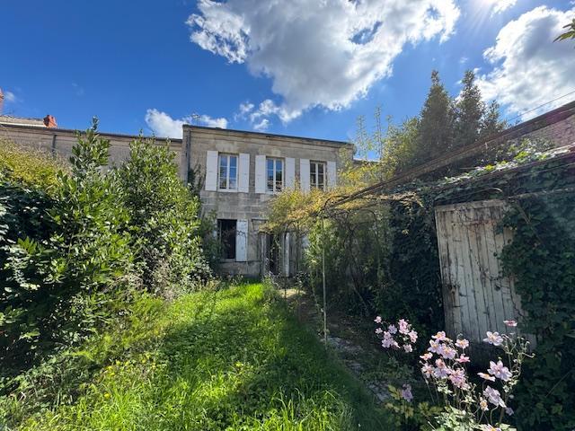 Maison ancienne - 129 m² - 8 pièces