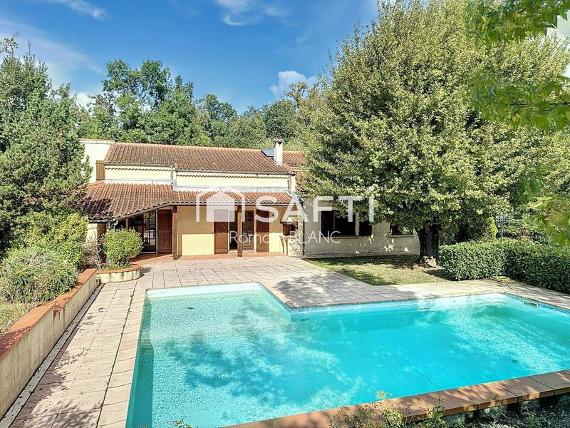 Maison - 227 m² - 7 pièces