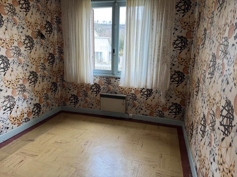 Maison - 96 m² - 7 pièces