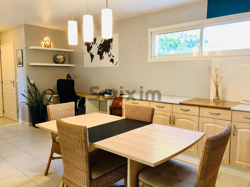 Propriété - 302 m² - 10 pièces