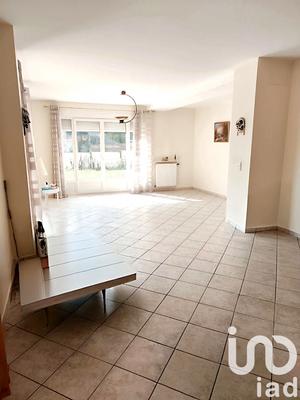 Maison - 240 m² - 8 pièces