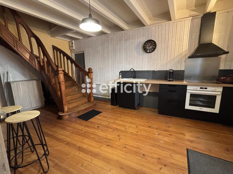 Maison - 200 m² - 9 pièces