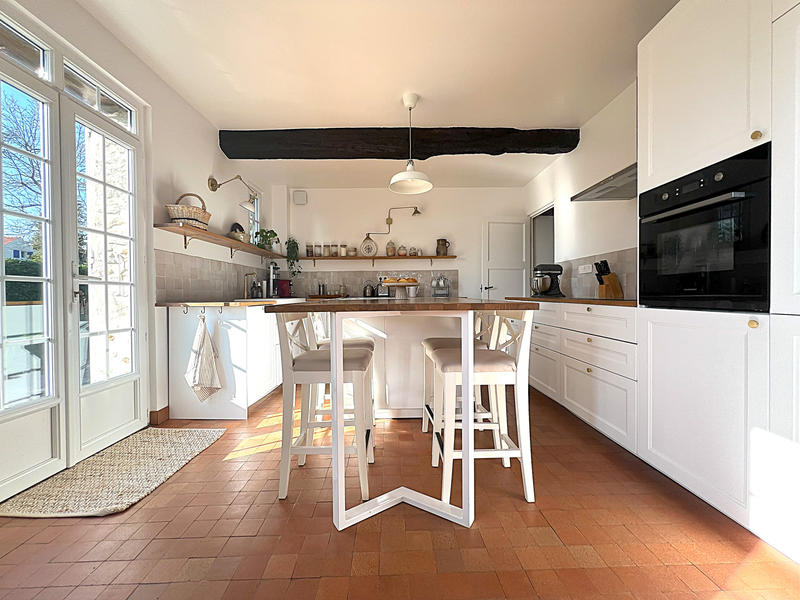 Propriété - 300 m² - 10 pièces