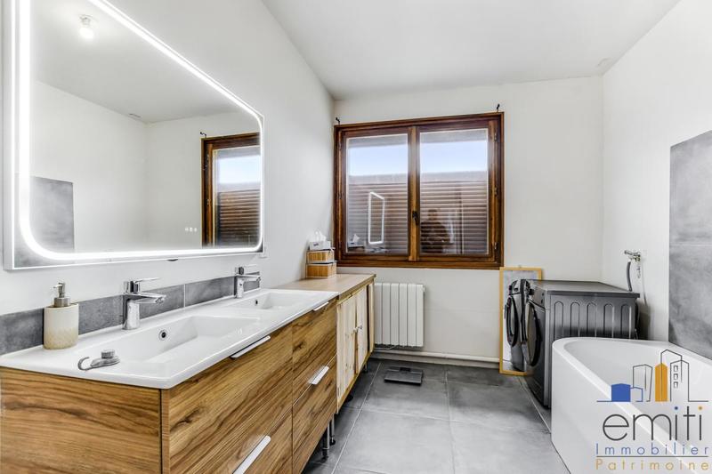 Maison - 106 m² - 4 pièces