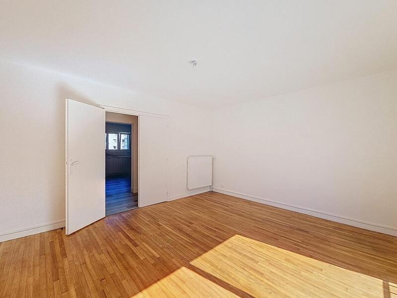 Appartement - 99 m² - 5 pièces