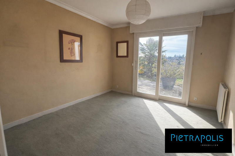 Maison - 235 m² - 7 pièces