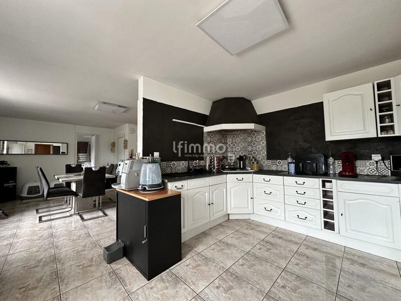 Maison - 189 m² - 8 pièces