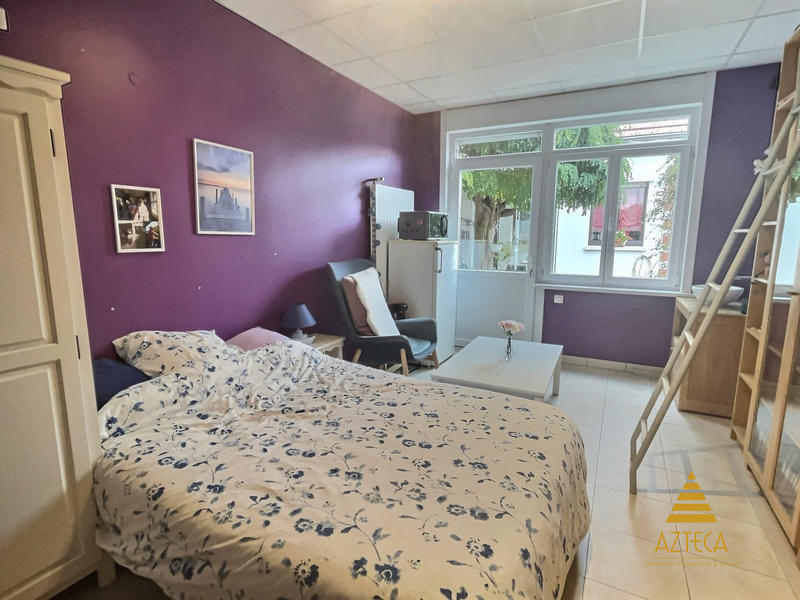 Maison - 221 m² - 8 pièces