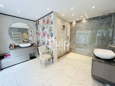 Immeuble - 352 m² - 10 pièces